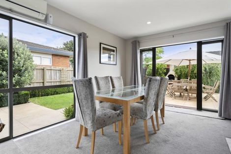 Photo of property in 20 Hocken Place, Mangere Bridge, Auckland, 2022