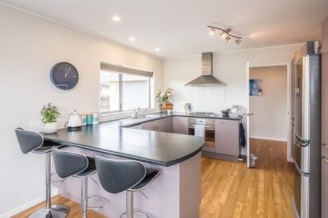 Photo of property in 105 Realm Drive, Paraparaumu, 5032