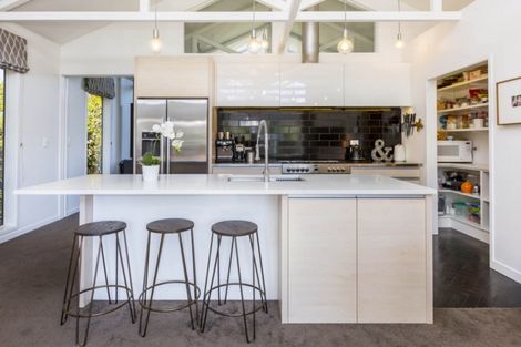 Photo of property in 54 Whitemans Road, Silverstream, Upper Hutt, 5019