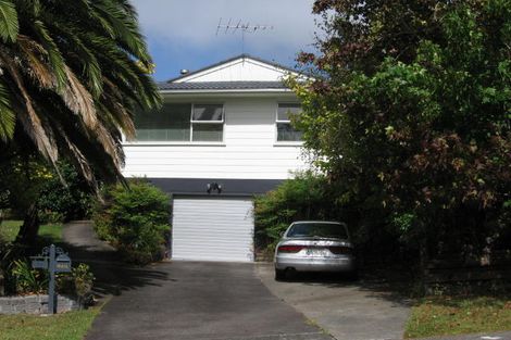 Photo of property in 22 Temuri Place, Glendene, Auckland, 0602