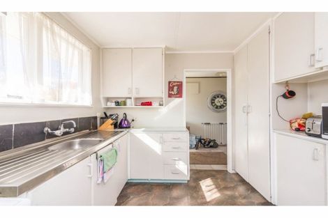 Photo of property in 63 Oreil Avenue, West Harbour, Auckland, 0618