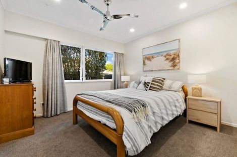 Photo of property in 11 Wilbur Place, Pakuranga Heights, Auckland, 2010