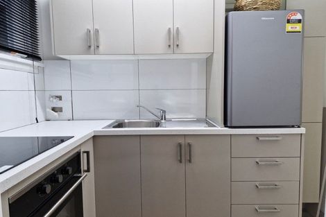 Photo of property in Devonport Apartments, 39/127 Saint Aubyn Street, New Plymouth, 4310
