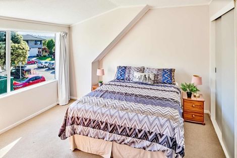 Photo of property in 13 Yarrow Place, Papakowhai, Porirua, 5024