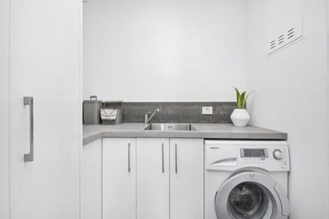 Photo of property in 16 Dunoon Place, Woolston, Christchurch, 8062