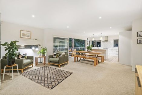 Photo of property in 92a Beach Road, Castor Bay, Auckland, 0620