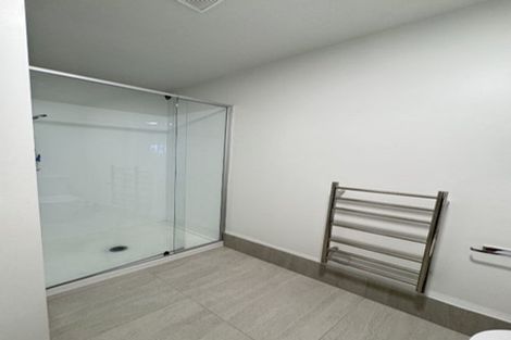 Photo of property in 2/11 Carlos Drive, Flat Bush, Auckland, 2016