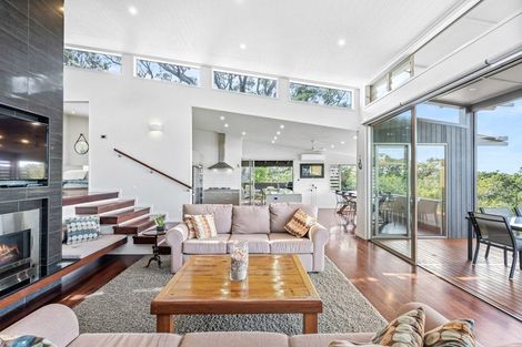 Photo of property in 34 Ohawini Road, Oakura, Hikurangi, 0184