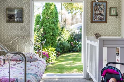 Photo of property in 52 Woodlands Crescent, Browns Bay, Auckland, 0630