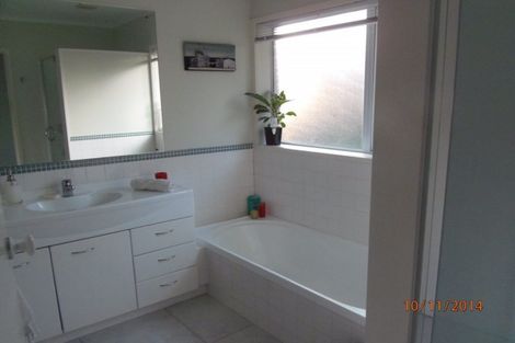 Photo of property in 2/2-22a Balmain Road, Chatswood, Auckland, 0626