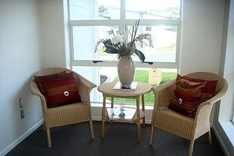 Photo of property in 9 Loughros Place, Pinehill, Auckland, 0632