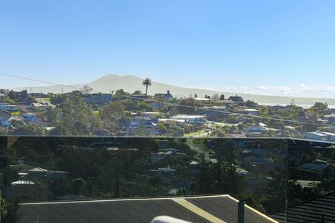 Photo of property in 2/5 View Road, Shelly Park, Auckland, 2014