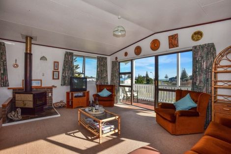 Photo of property in 33 Kuku Avenue, Mahia, 4198