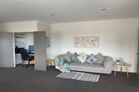 Photo of property in 32 Sumner Terrace, Aotea, Porirua, 5024