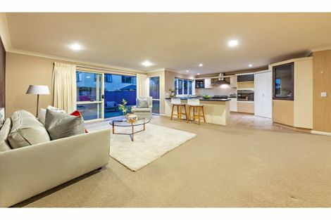 Photo of property in 20a Baverstock Road, Flat Bush, Auckland, 2016