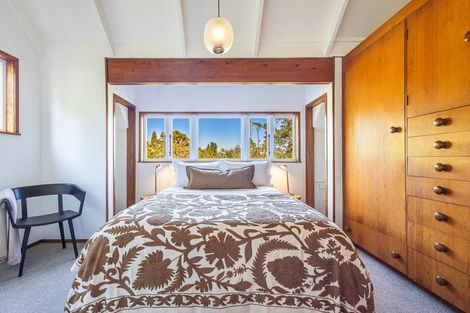 Photo of property in 27 Rosecamp Road, Beach Haven, Auckland, 0626