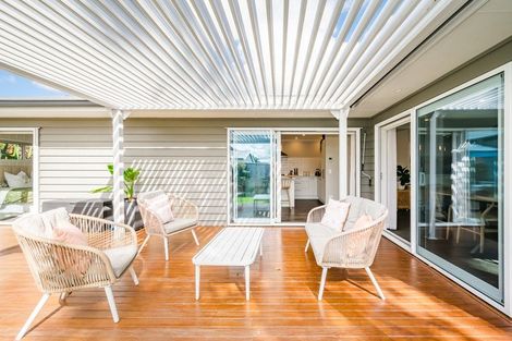 Photo of property in 10 Mahia Lane, Waikanae, 5036