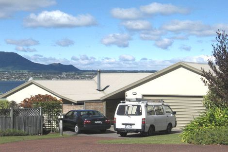 Photo of property in 12 Dorothy Drive, Acacia Bay, Taupo, 3330