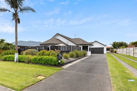 Photo of property in 54 Corinth Grove, Papamoa Beach, Papamoa, 3118