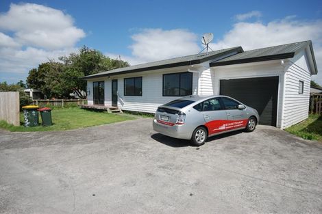 Photo of property in 32a Barneys Farm Road, Clendon Park, Auckland, 2103