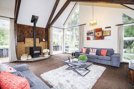 Photo of property in 83 Waima Crescent, Titirangi, Auckland, 0604