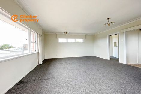Photo of property in 2 Crystal Avenue, Glendene, Auckland, 0602