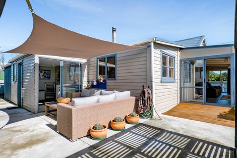Photo of property in 10 Tauranga-a-ika Street, Manaia, 4612