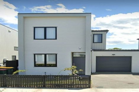 Photo of property in 24 Tapuwae Way, Mangere Bridge, Auckland, 2022