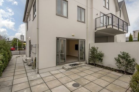 Photo of property in 2/155 Peterborough Street, Christchurch Central, Christchurch, 8013