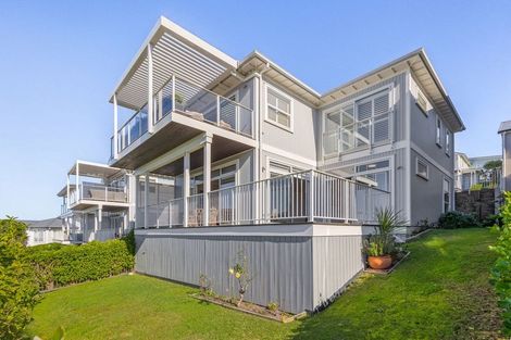 Photo of property in 18 Panorama Heights, Orewa, 0931