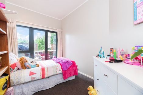 Photo of property in 2/13 Quebec Road, Milford, Auckland, 0620