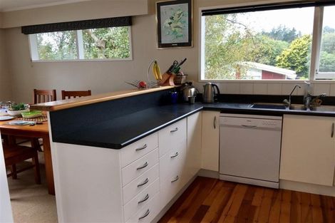 Photo of property in 15 Goddard Grove, Churton Park, Wellington, 6037