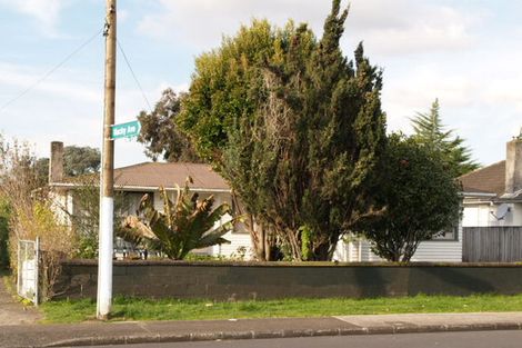 Photo of property in 21 Blake Road, Mangere East, Auckland, 2024