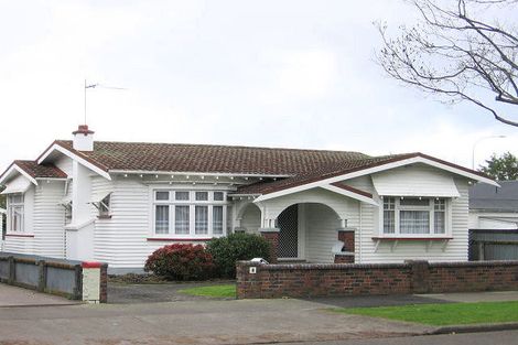 Photo of property in 8 Milverton Avenue, Hokowhitu, Palmerston North, 4410