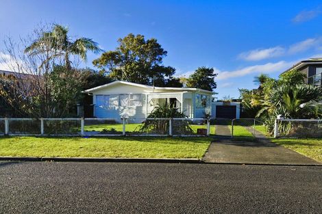 Photo of property in 20 Manaia View Road, One Tree Point, 0118