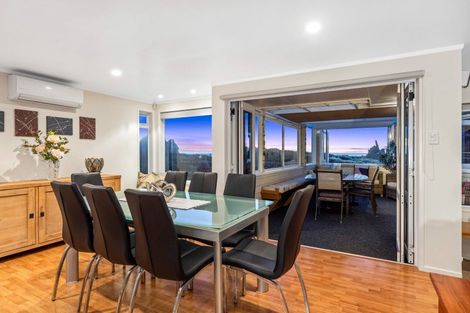 Photo of property in 47 Marine Parade South, Piha, 0772