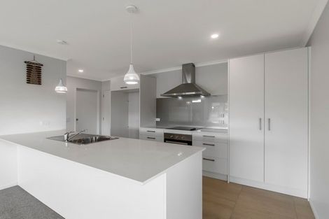 Photo of property in 12 Huke Lane, Takanini, 2112