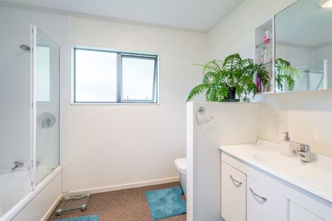 Photo of property in 3 Poneke Drive, Waikanae, 5036