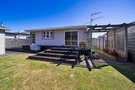 Photo of property in 9 Manawapou Road, Hawera, 4610
