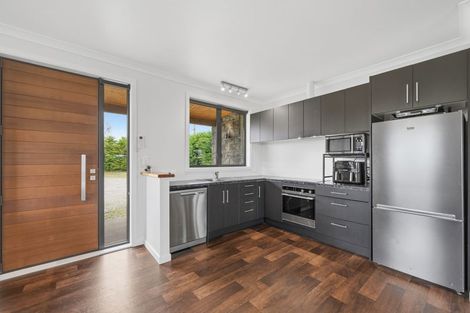 Photo of property in 176 Seaward Road, Edendale, 9825