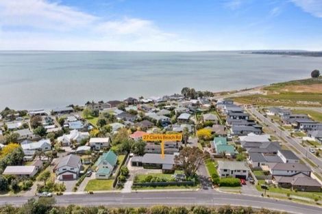Photo of property in 27 Clarks Beach Road, Clarks Beach, 2122