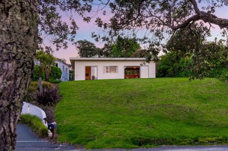 Photo of property in 16 Dalton Road, Snells Beach, 0920