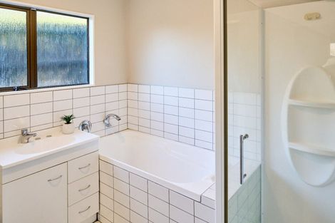 Photo of property in 25 Longitude Place, Whitby, Porirua, 5024