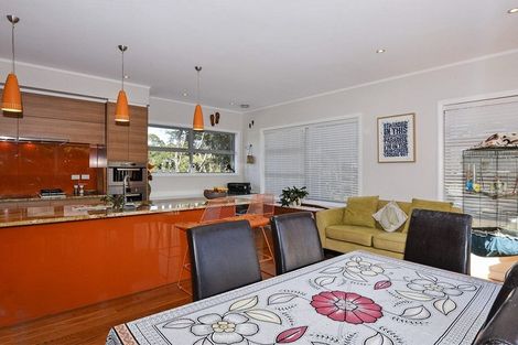Photo of property in 235g Titirangi Road, Titirangi, Auckland, 0604