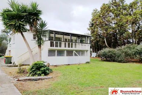 Photo of property in 244 Boord Crescent, Kumeu, 0891