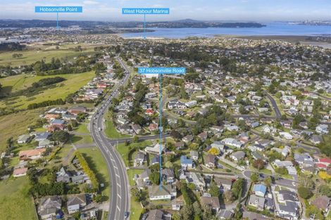 Photo of property in 37 Hobsonville Road, West Harbour, Auckland, 0618