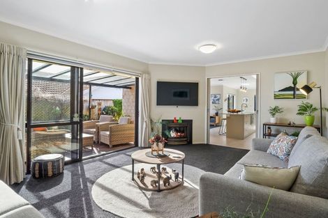 Photo of property in 2 Halsey Grove, Paraparaumu Beach, Paraparaumu, 5032