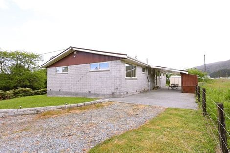 Photo of property in 16 Omapere Street, Dobson, Greymouth, 7805