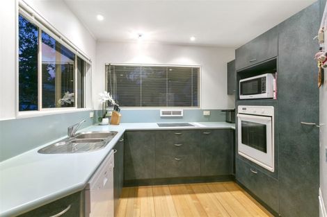 Photo of property in 2/74 Braemar Road, Castor Bay, Auckland, 0620