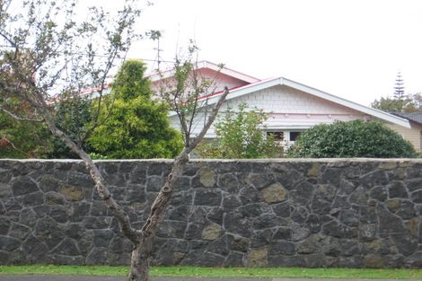 Photo of property in 37 Swanson Road, Henderson, Auckland, 0610